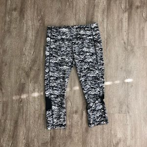 RARE Lululemon crop athletic leggings!